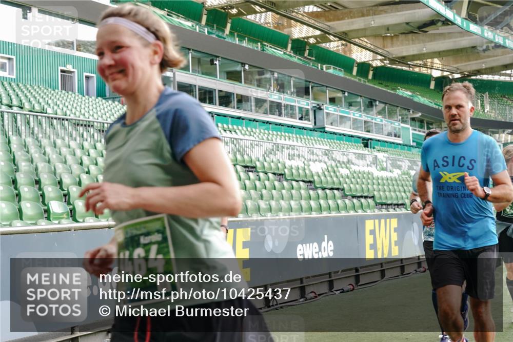 13.09.2026 - 21. swb-Marathon Bremen Michael Burmester http://msf.ph/oto/10425437 13.09.2026 13:24:35 Laufen im Stadion 137, 182, 213, 294, 324, 434, 505, 533, 548, 708, 721, 723, 739, 743, 752, 815, 818, 1273, 1463, 1471, 1491, 1504, 1515, 1561, 1597, 1598, 1830, 1944, 2059, 2095, 2211, 2252, 2267, 2271, 2286, 2312, 2323, 2354, 2445, 2465, 2483, 2495, 2497, 2503, 2506, 2554, 2571, 2591, 2644, 2752, 2768, 2776, 2833, 2878, 2896, 2936, 2968, 3005, 3142, 3211, 3259, 3282, 3288, 3289, 3292, 3298, 3306, 3312, 3329, 3364, 3381, 3390, 3395, 3423, 3447, 3727, 3770, 3819, 4466, 4467 meine-sportfotos.de