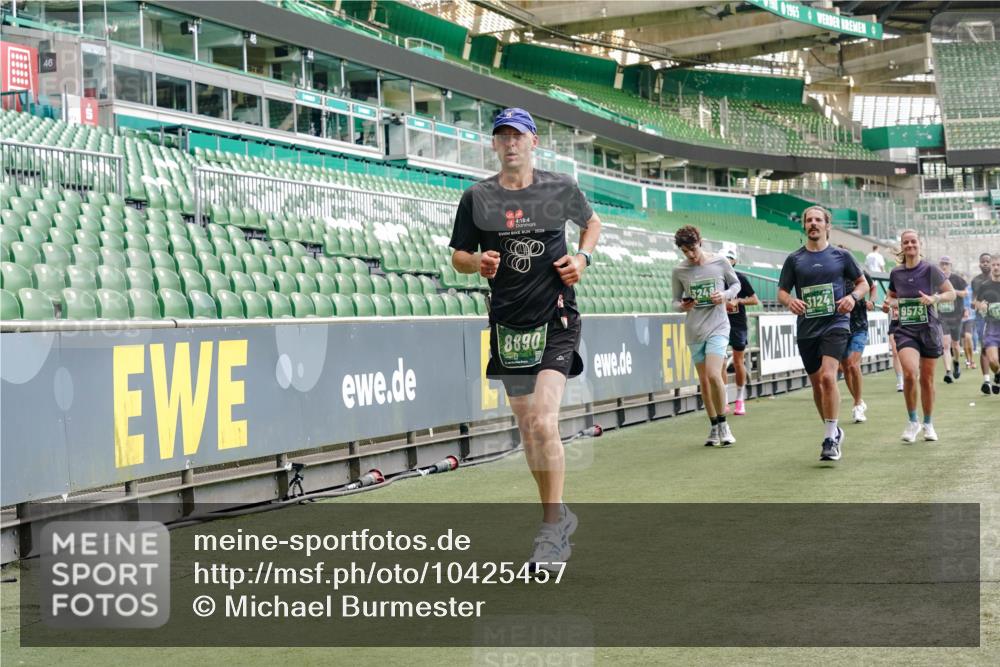 13.09.2026 - 21. swb-Marathon Bremen Michael Burmester http://msf.ph/oto/10425457 13.09.2026 13:01:46 Laufen im Stadion 150, 242, 282, 318, 440, 531, 687, 722, 930, 936, 946, 1006, 1067, 1163, 1250, 1436, 1448, 1582, 1650, 1896, 2033, 2047, 2062, 2292, 2345, 2370, 2378, 2409, 2427, 2485, 2490, 2491, 2560, 2561, 2627, 2638, 2658, 2666, 2668, 2700, 2708, 2781, 2906, 2967, 2987, 3013, 3044, 3145, 3163, 3164, 3168, 3173, 3187, 3248, 3294, 3334, 3372, 3374, 3375, 3385, 3392, 3524, 3526, 3527, 3603, 3642, 3667, 3721, 3774, 3806, 3852, 3856, 4000, 4506 meine-sportfotos.de