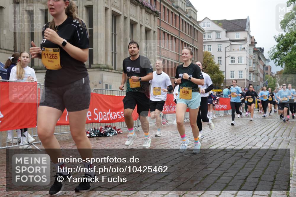 13.09.2026 - Kiel Lauf Yannick Fuchs http://msf.ph/oto/10425462 13.09.2026 11:02:25 Ziel 484, 649, 935, 1693, 2299, 2322, 3102, 3414, 6878, 7005, 8036, 8517, 9732, 11135, 11256, 11261, 11301, 11942, 12085, 12578, 12640, 12697, 208, 540, 651, 709, 735, 841, 845, 1651, 1660, 2451, 2726, 2778, 2895, 2902, 2958, 2996, 3443, 3942, 3977, 4420, 4848, 5465, 6311, 6332, 6407, 6408, 6998, 7005, 7244, 7556, 8218, 8343, 8523, 8793, 8974, 9448, 9523, 9732, 9738, 9856, 10020, 10056, 10531, 11159, 11265, 11338, 11466, 11546, 12578, 415, 1298, 3947, 4562, 4648, 4984 meine-sportfotos.de