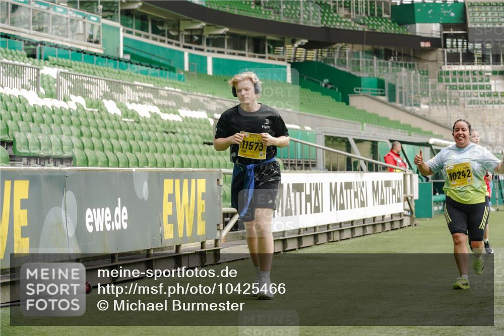 13.09.2026 - 21. swb-Marathon Bremen Michael Burmester http://msf.ph/oto/10425466 13.09.2026 10:48:05 Laufen im Stadion 10264, 10292, 10349, 10407, 10440, 10732, 10789, 10925, 10933, 10970, 11104, 11262, 11423, 11443, 11541, 11573, 11579, 11639, 11663, 11698, 11980, 12083, 12157, 12340, 12444, 12471, 12472, 12542, 12561, 10137, 10176, 10191, 10192, 10194, 10202, 10242, 10295, 10325, 10335, 10344, 10430, 10459, 10513, 10524, 10568, 10600, 10629, 10679, 10713, 10756, 10779, 10882, 10979, 10997, 10999, 11081, 11200, 11233, 11307, 11355, 12089, 12153 meine-sportfotos.de
