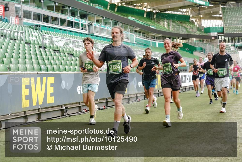 13.09.2026 - 21. swb-Marathon Bremen Michael Burmester http://msf.ph/oto/10425490 13.09.2026 13:01:48 Laufen im Stadion 150, 242, 282, 318, 440, 531, 687, 722, 930, 936, 946, 1006, 1067, 1163, 1250, 1436, 1448, 1582, 1896, 2033, 2047, 2062, 2292, 2345, 2370, 2378, 2409, 2427, 2485, 2490, 2491, 2560, 2561, 2627, 2638, 2658, 2666, 2668, 2700, 2708, 2781, 2906, 2967, 2987, 3013, 3044, 3163, 3164, 3168, 3173, 3187, 3248, 3294, 3334, 3372, 3374, 3375, 3385, 3392, 3524, 3526, 3527, 3603, 3642, 3667, 3721, 3774, 3806, 3852, 3856, 3893, 4000, 4506, 4558 meine-sportfotos.de