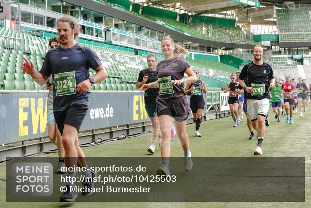 13.09.2026 - 21. swb-Marathon Bremen Michael Burmester http://msf.ph/oto/10425503 13.09.2026 13:01:49 Laufen im Stadion 150, 242, 282, 318, 440, 531, 687, 722, 930, 936, 946, 1006, 1067, 1163, 1250, 1436, 1448, 1582, 1896, 2033, 2047, 2062, 2292, 2345, 2370, 2378, 2409, 2427, 2485, 2490, 2491, 2560, 2561, 2627, 2638, 2658, 2666, 2668, 2700, 2708, 2781, 2906, 2967, 2987, 3013, 3044, 3163, 3164, 3168, 3173, 3187, 3248, 3294, 3334, 3372, 3374, 3375, 3385, 3392, 3524, 3526, 3527, 3603, 3642, 3667, 3721, 3774, 3806, 3852, 3856, 3893, 4000, 4506, 4558 meine-sportfotos.de