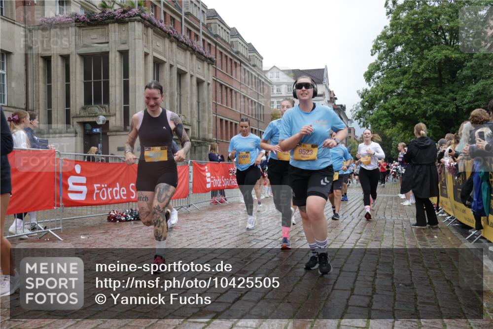 13.09.2026 - Kiel Lauf Yannick Fuchs http://msf.ph/oto/10425505 13.09.2026 11:02:31 Ziel 484, 649, 935, 1693, 2299, 3414, 3670, 3968, 6375, 6878, 7389, 8036, 9745, 11256, 11384, 11942, 12085, 12640, 12697, 208, 484, 540, 651, 709, 841, 845, 1651, 1660, 2322, 2451, 2726, 2778, 2895, 2902, 2958, 2996, 3102, 3443, 3942, 3977, 4848, 5465, 6311, 6332, 6407, 6408, 6998, 7005, 7244, 8218, 8343, 8517, 8793, 8974, 9448, 9523, 9732, 9738, 9856, 10020, 10056, 10531, 11135, 11256, 11261, 11301, 11466, 11546, 12578, 415, 1298, 2055, 3947, 4562, 4648, 4984, 5712, 6071, 6483 meine-sportfotos.de