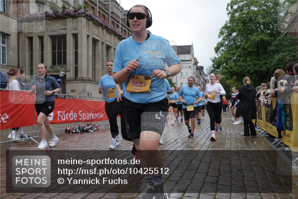 13.09.2026 - Kiel Lauf Yannick Fuchs http://msf.ph/oto/10425512 13.09.2026 11:02:31 Ziel 484, 649, 935, 1693, 2299, 3414, 3670, 3968, 6375, 6878, 7389, 8036, 9745, 11256, 11384, 11942, 12085, 12640, 12697, 208, 484, 540, 651, 709, 841, 845, 1651, 1660, 2322, 2451, 2726, 2778, 2895, 2902, 2958, 2996, 3102, 3443, 3942, 3977, 4848, 5465, 6311, 6332, 6407, 6408, 6998, 7005, 7244, 8218, 8343, 8517, 8793, 8974, 9448, 9523, 9732, 9738, 9856, 10020, 10056, 10531, 11135, 11256, 11261, 11301, 11466, 11546, 12578, 415, 1298, 2055, 3947, 4562, 4648, 4984, 5712, 6071, 6483 meine-sportfotos.de