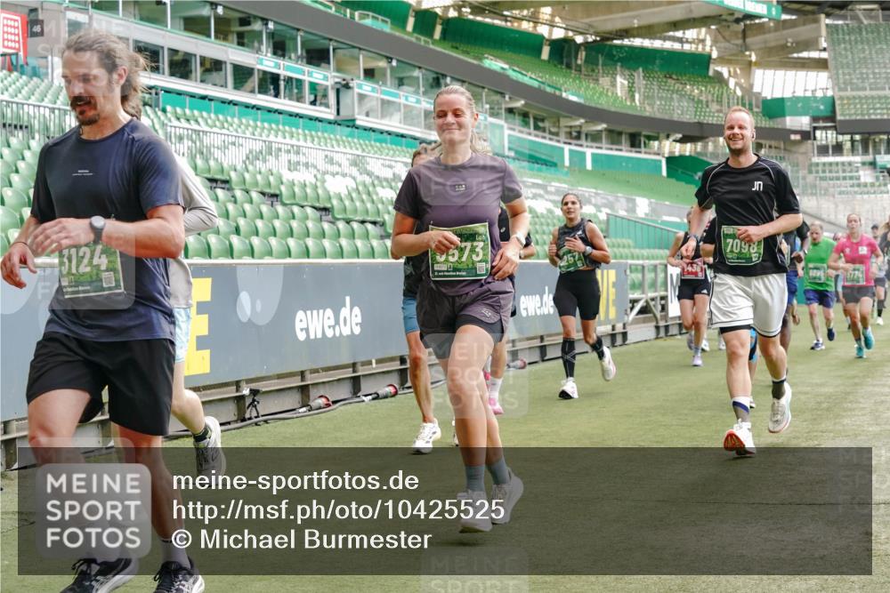 13.09.2026 - 21. swb-Marathon Bremen Michael Burmester http://msf.ph/oto/10425525 13.09.2026 13:01:49 Laufen im Stadion 150, 242, 282, 318, 440, 531, 687, 722, 930, 936, 946, 1006, 1067, 1163, 1250, 1436, 1448, 1582, 1896, 2033, 2047, 2062, 2292, 2345, 2370, 2378, 2409, 2427, 2485, 2490, 2491, 2560, 2561, 2627, 2638, 2658, 2666, 2668, 2700, 2708, 2781, 2906, 2967, 2987, 3013, 3044, 3163, 3164, 3168, 3173, 3187, 3248, 3294, 3334, 3372, 3374, 3375, 3385, 3392, 3524, 3526, 3527, 3603, 3642, 3667, 3721, 3774, 3806, 3852, 3856, 3893, 4000, 4506, 4558 meine-sportfotos.de