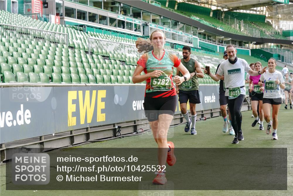 13.09.2026 - 21. swb-Marathon Bremen Michael Burmester http://msf.ph/oto/10425532 13.09.2026 13:24:42 Laufen im Stadion 137, 182, 213, 294, 324, 434, 505, 543, 548, 721, 723, 739, 743, 752, 815, 818, 1273, 1410, 1463, 1471, 1491, 1504, 1515, 1561, 1597, 1598, 1830, 1944, 1953, 2059, 2095, 2211, 2252, 2267, 2271, 2286, 2312, 2323, 2354, 2445, 2465, 2483, 2495, 2497, 2503, 2506, 2554, 2571, 2591, 2644, 2752, 2768, 2776, 2833, 2878, 2896, 2936, 2968, 2981, 3005, 3142, 3211, 3259, 3282, 3288, 3289, 3292, 3298, 3306, 3312, 3329, 3364, 3381, 3390, 3395, 3423, 3447, 3770, 3819, 4466 meine-sportfotos.de