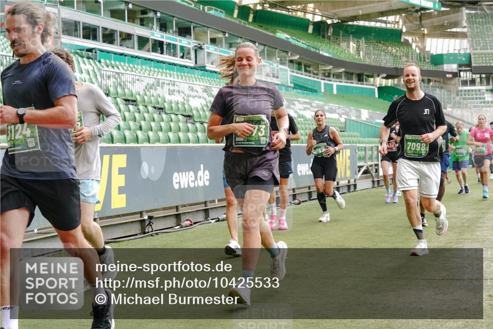 13.09.2026 - 21. swb-Marathon Bremen Michael Burmester http://msf.ph/oto/10425533 13.09.2026 13:01:49 Laufen im Stadion 150, 242, 282, 318, 440, 531, 687, 722, 930, 936, 946, 1006, 1067, 1163, 1250, 1436, 1448, 1582, 1896, 2033, 2047, 2062, 2292, 2345, 2370, 2378, 2409, 2427, 2485, 2490, 2491, 2560, 2561, 2627, 2638, 2658, 2666, 2668, 2700, 2708, 2781, 2906, 2967, 2987, 3013, 3044, 3163, 3164, 3168, 3173, 3187, 3248, 3294, 3334, 3372, 3374, 3375, 3385, 3392, 3524, 3526, 3527, 3603, 3642, 3667, 3721, 3774, 3806, 3852, 3856, 3893, 4000, 4506, 4558 meine-sportfotos.de