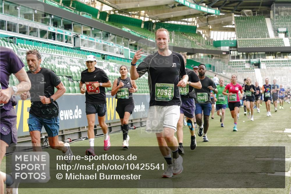13.09.2026 - 21. swb-Marathon Bremen Michael Burmester http://msf.ph/oto/10425541 13.09.2026 13:01:50 Laufen im Stadion 150, 242, 282, 318, 440, 531, 687, 722, 930, 936, 946, 1006, 1067, 1163, 1250, 1436, 1448, 1582, 1896, 2033, 2047, 2062, 2292, 2345, 2370, 2378, 2409, 2427, 2485, 2490, 2491, 2560, 2561, 2627, 2638, 2658, 2666, 2668, 2700, 2708, 2781, 2906, 2967, 2987, 3013, 3044, 3163, 3164, 3168, 3173, 3187, 3248, 3294, 3334, 3372, 3374, 3375, 3385, 3392, 3524, 3526, 3527, 3603, 3642, 3667, 3721, 3774, 3806, 3852, 3856, 3893, 4000, 4506, 4558 meine-sportfotos.de