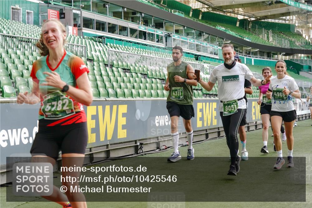 13.09.2026 - 21. swb-Marathon Bremen Michael Burmester http://msf.ph/oto/10425546 13.09.2026 13:24:42 Laufen im Stadion 137, 182, 213, 294, 324, 434, 505, 543, 548, 721, 723, 739, 743, 752, 815, 818, 1273, 1410, 1463, 1471, 1491, 1504, 1515, 1561, 1597, 1598, 1830, 1944, 1953, 2059, 2095, 2211, 2252, 2267, 2271, 2286, 2312, 2323, 2354, 2445, 2465, 2483, 2495, 2497, 2503, 2506, 2554, 2571, 2591, 2644, 2752, 2768, 2776, 2833, 2878, 2896, 2936, 2968, 2981, 3005, 3142, 3211, 3259, 3282, 3288, 3289, 3292, 3298, 3306, 3312, 3329, 3364, 3381, 3390, 3395, 3423, 3447, 3770, 3819, 4466 meine-sportfotos.de