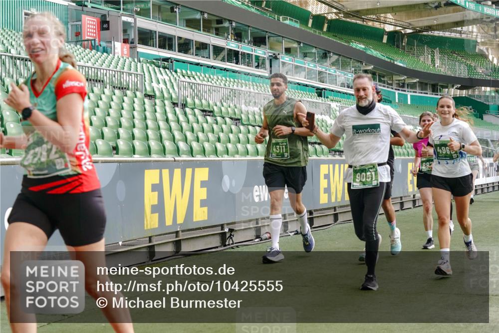 13.09.2026 - 21. swb-Marathon Bremen Michael Burmester http://msf.ph/oto/10425555 13.09.2026 13:24:42 Laufen im Stadion 137, 182, 213, 294, 324, 434, 505, 543, 548, 721, 723, 739, 743, 752, 815, 818, 1273, 1410, 1463, 1471, 1491, 1504, 1515, 1561, 1597, 1598, 1830, 1944, 1953, 2059, 2095, 2211, 2252, 2267, 2271, 2286, 2312, 2323, 2354, 2445, 2465, 2483, 2495, 2497, 2503, 2506, 2554, 2571, 2591, 2644, 2752, 2768, 2776, 2833, 2878, 2896, 2936, 2968, 2981, 3005, 3142, 3211, 3259, 3282, 3288, 3289, 3292, 3298, 3306, 3312, 3329, 3364, 3381, 3390, 3395, 3423, 3447, 3770, 3819, 4466 meine-sportfotos.de