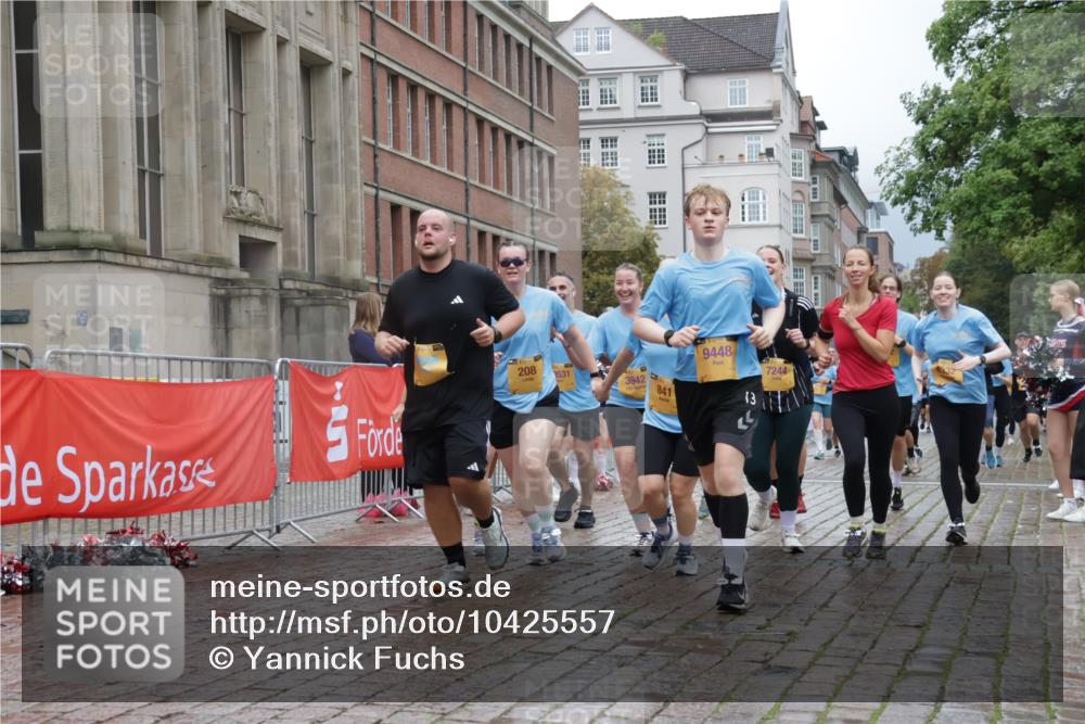 13.09.2026 - Kiel Lauf Yannick Fuchs http://msf.ph/oto/10425557 13.09.2026 11:02:39 Ziel 415, 935, 1298, 2299, 3207, 3670, 3947, 3968, 4562, 4648, 4984, 4986, 5479, 6375, 6878, 7389, 8914, 9745, 10648, 11064, 11384, 11942, 208, 484, 649, 709, 841, 845, 1693, 2299, 2322, 2778, 2895, 3102, 3414, 3443, 3942, 4848, 6332, 6998, 7005, 7244, 8036, 8218, 8517, 8793, 9448, 9732, 9738, 10020, 10531, 11135, 11256, 11261, 11301, 11466, 11546, 11942, 12085, 12578, 12640, 12697, 1095, 2055, 2796, 3513, 4781, 5046, 5712, 6071, 6483, 6934, 9108, 10165 meine-sportfotos.de