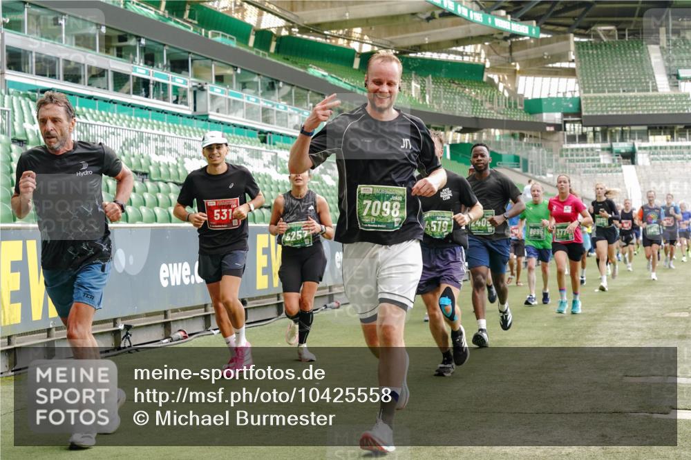 13.09.2026 - 21. swb-Marathon Bremen Michael Burmester http://msf.ph/oto/10425558 13.09.2026 13:01:50 Laufen im Stadion 150, 242, 282, 318, 440, 531, 687, 722, 930, 936, 946, 1006, 1067, 1163, 1250, 1436, 1448, 1582, 1896, 2033, 2047, 2062, 2292, 2345, 2370, 2378, 2409, 2427, 2485, 2490, 2491, 2560, 2561, 2627, 2638, 2658, 2666, 2668, 2700, 2708, 2781, 2906, 2967, 2987, 3013, 3044, 3163, 3164, 3168, 3173, 3187, 3248, 3294, 3334, 3372, 3374, 3375, 3385, 3392, 3524, 3526, 3527, 3603, 3642, 3667, 3721, 3774, 3806, 3852, 3856, 3893, 4000, 4506, 4558 meine-sportfotos.de