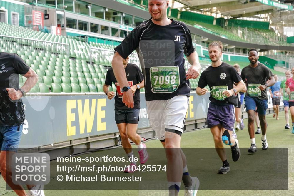 13.09.2026 - 21. swb-Marathon Bremen Michael Burmester http://msf.ph/oto/10425574 13.09.2026 13:01:51 Laufen im Stadion 150, 242, 282, 318, 440, 531, 687, 722, 930, 936, 946, 1006, 1067, 1163, 1250, 1436, 1448, 1582, 1896, 2033, 2047, 2062, 2292, 2345, 2370, 2378, 2409, 2427, 2485, 2490, 2491, 2560, 2561, 2627, 2638, 2658, 2666, 2668, 2700, 2708, 2781, 2906, 2967, 2987, 3013, 3044, 3163, 3164, 3168, 3173, 3187, 3248, 3294, 3334, 3372, 3374, 3375, 3385, 3392, 3524, 3526, 3527, 3603, 3642, 3667, 3721, 3774, 3806, 3852, 3856, 3893, 4000, 4506, 4558 meine-sportfotos.de