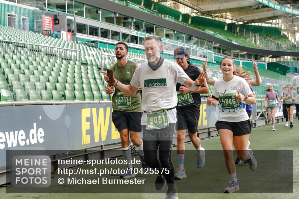13.09.2026 - 21. swb-Marathon Bremen Michael Burmester http://msf.ph/oto/10425575 13.09.2026 13:24:43 Laufen im Stadion 137, 182, 213, 294, 324, 434, 505, 543, 548, 721, 723, 739, 743, 752, 815, 818, 966, 1273, 1410, 1463, 1471, 1491, 1504, 1515, 1561, 1597, 1598, 1830, 1944, 1953, 2059, 2095, 2211, 2252, 2267, 2271, 2286, 2312, 2323, 2354, 2445, 2465, 2483, 2495, 2497, 2503, 2506, 2554, 2571, 2591, 2644, 2752, 2768, 2776, 2833, 2878, 2896, 2936, 2968, 2981, 3005, 3142, 3211, 3259, 3282, 3288, 3289, 3292, 3298, 3306, 3312, 3329, 3364, 3381, 3390, 3395, 3423, 3447, 3770, 3819, 4466 meine-sportfotos.de
