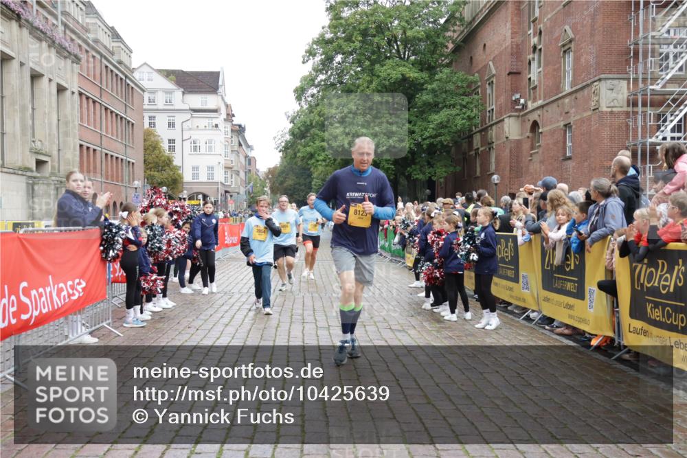 13.09.2026 - Kiel Lauf Yannick Fuchs http://msf.ph/oto/10425639 13.09.2026 09:46:13 Ziel 442, 2482, 3052, 3954, 4918, 5855, 5955, 6732, 7015, 7308, 8125, 10117, 10203, 10685, 10898, 11076, 11078, 557, 1415, 1418, 2127, 2788, 3025, 3142, 3301, 3974, 4413, 4569, 4909, 4910, 5234, 5511, 5757, 5829, 7202, 7349, 7572, 7911, 7924, 8244, 8611, 8859, 9841, 10036, 10142, 10392, 10445, 10719, 12374, 12841, 167, 181, 3361, 6355, 6577, 6857, 7439, 9832, 10177, 10913, 10946, 11316, 11859, 11861, 12173, 12495, 12621, 1023, 1579, 3025, 6038, 8126 meine-sportfotos.de