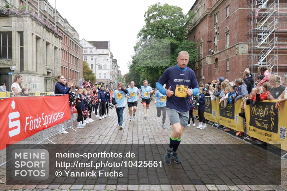13.09.2026 - Kiel Lauf Yannick Fuchs http://msf.ph/oto/10425661 13.09.2026 09:46:14 Ziel 442, 2482, 3052, 3954, 4918, 5855, 5955, 6732, 7015, 7308, 8125, 10117, 10203, 10685, 10898, 11076, 11078, 557, 1415, 1418, 2127, 2788, 3025, 3142, 3301, 3974, 4413, 4569, 4909, 4910, 5234, 5511, 5757, 5829, 7202, 7349, 7572, 7911, 7924, 8244, 8611, 8859, 9841, 10036, 10142, 10203, 10392, 10445, 10719, 12374, 12841, 167, 181, 3361, 6355, 6577, 6857, 7439, 9832, 10177, 10913, 10946, 11316, 11859, 11861, 12173, 12495, 12621, 1023, 1579, 3025, 6038, 8126 meine-sportfotos.de