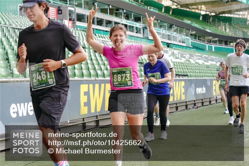 13.09.2026 - 21. swb-Marathon Bremen Michael Burmester http://msf.ph/oto/10425662 13.09.2026 13:24:45 Laufen im Stadion 137, 182, 213, 294, 324, 434, 505, 543, 548, 721, 723, 739, 743, 752, 815, 818, 966, 1273, 1410, 1463, 1471, 1491, 1504, 1515, 1561, 1597, 1598, 1830, 1944, 1953, 2059, 2095, 2211, 2252, 2267, 2271, 2286, 2312, 2323, 2354, 2445, 2465, 2483, 2495, 2497, 2503, 2506, 2554, 2571, 2591, 2644, 2752, 2768, 2776, 2833, 2878, 2896, 2936, 2968, 2981, 3005, 3142, 3211, 3259, 3282, 3288, 3289, 3292, 3298, 3306, 3312, 3329, 3364, 3381, 3390, 3395, 3447, 3770, 3819, 4466 meine-sportfotos.de