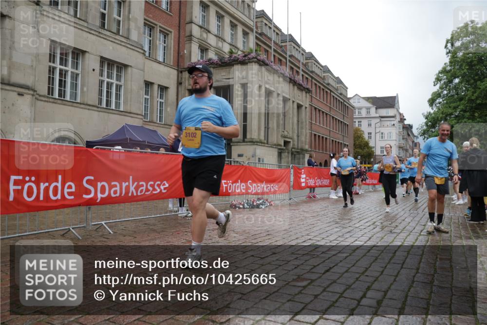 13.09.2026 - Kiel Lauf Yannick Fuchs http://msf.ph/oto/10425665 13.09.2026 11:02:50 Ziel 415, 1095, 1298, 2055, 3947, 4562, 4648, 4984, 4986, 5479, 5712, 6071, 6483, 6548, 6934, 6969, 6974, 7968, 8084, 9108, 10165, 10648, 11064, 11717, 484, 649, 935, 1693, 2299, 2322, 3102, 3207, 3414, 3670, 3968, 4648, 6375, 6878, 7005, 7389, 8036, 8517, 8914, 9732, 9745, 11135, 11256, 11261, 11301, 11384, 11942, 12085, 12578, 12640, 12697, 986, 1635, 2796, 3513, 3621, 3635, 3912, 4478, 4781, 5046, 5998, 6768, 8782, 9070, 9202, 9663, 12550 meine-sportfotos.de