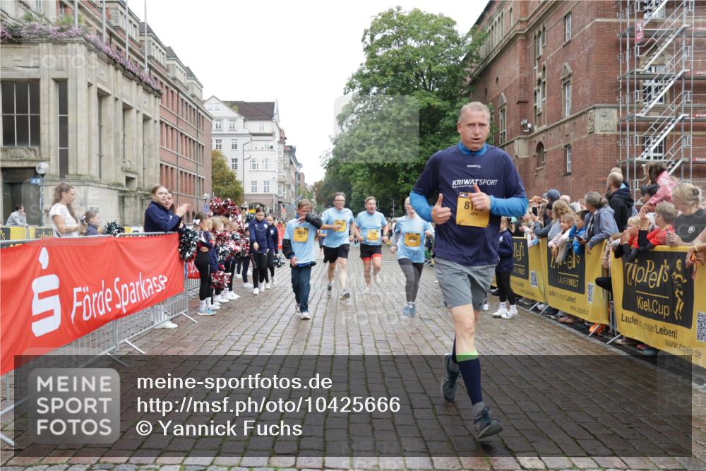 13.09.2026 - Kiel Lauf Yannick Fuchs http://msf.ph/oto/10425666 13.09.2026 09:46:14 Ziel 442, 2482, 3052, 3954, 4918, 5855, 5955, 6732, 7015, 7308, 8125, 10117, 10203, 10685, 10898, 11076, 11078, 557, 1415, 1418, 2127, 2788, 3025, 3142, 3301, 3974, 4413, 4569, 4909, 4910, 5234, 5511, 5757, 5829, 7202, 7349, 7572, 7911, 7924, 8244, 8611, 8859, 9841, 10036, 10142, 10203, 10392, 10445, 10719, 12374, 12841, 167, 181, 3361, 6355, 6577, 6857, 7439, 9832, 10177, 10913, 10946, 11316, 11859, 11861, 12173, 12495, 12621, 1023, 1579, 3025, 6038, 8126 meine-sportfotos.de