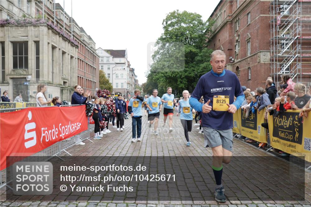 13.09.2026 - Kiel Lauf Yannick Fuchs http://msf.ph/oto/10425671 13.09.2026 09:46:14 Ziel 442, 2482, 3052, 3954, 4918, 5855, 5955, 6732, 7015, 7308, 8125, 10117, 10203, 10685, 10898, 11076, 11078, 557, 1415, 1418, 2127, 2788, 3025, 3142, 3301, 3974, 4413, 4569, 4909, 4910, 5234, 5511, 5757, 5829, 7202, 7349, 7572, 7911, 7924, 8244, 8611, 8859, 9841, 10036, 10142, 10203, 10392, 10445, 10719, 12374, 12841, 167, 181, 3361, 6355, 6577, 6857, 7439, 9832, 10177, 10913, 10946, 11316, 11859, 11861, 12173, 12495, 12621, 1023, 1579, 3025, 6038, 8126 meine-sportfotos.de