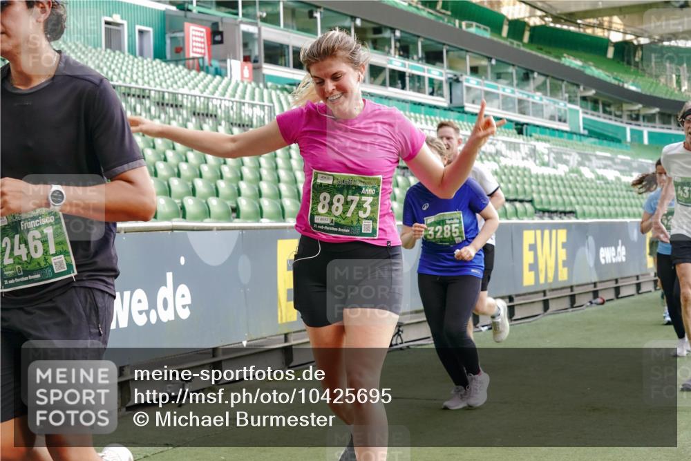 13.09.2026 - 21. swb-Marathon Bremen Michael Burmester http://msf.ph/oto/10425695 13.09.2026 13:24:45 Laufen im Stadion 137, 182, 213, 294, 324, 434, 505, 543, 548, 721, 723, 739, 743, 752, 815, 818, 966, 1273, 1410, 1463, 1471, 1491, 1504, 1515, 1561, 1597, 1598, 1830, 1944, 1953, 2059, 2095, 2211, 2252, 2267, 2271, 2286, 2312, 2323, 2354, 2445, 2465, 2483, 2495, 2497, 2503, 2506, 2554, 2571, 2591, 2644, 2752, 2768, 2776, 2833, 2878, 2896, 2936, 2968, 2981, 3005, 3142, 3211, 3259, 3282, 3288, 3289, 3292, 3298, 3306, 3312, 3329, 3364, 3381, 3390, 3395, 3447, 3770, 3819, 4466 meine-sportfotos.de