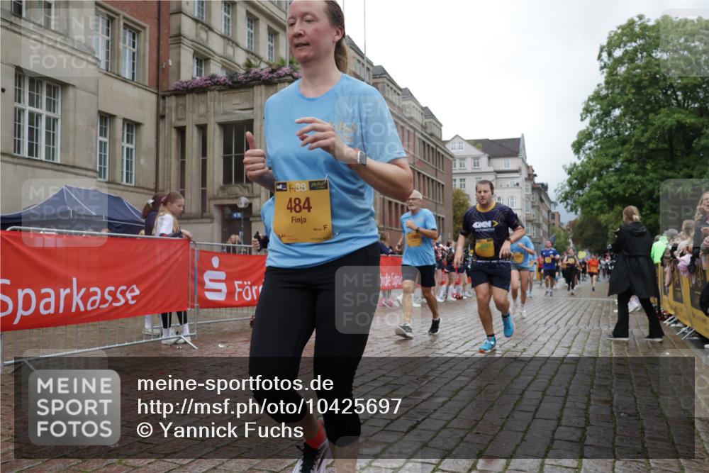 13.09.2026 - Kiel Lauf Yannick Fuchs http://msf.ph/oto/10425697 13.09.2026 11:02:55 Ziel 1095, 2055, 2796, 3513, 4478, 4781, 5046, 5712, 6071, 6483, 6548, 6934, 6969, 6974, 7968, 8084, 9108, 10165, 10664, 10999, 11255, 11717, 11736, 11846, 415, 484, 649, 935, 1298, 1693, 2299, 3207, 3414, 3670, 3947, 3968, 4562, 4648, 4984, 4986, 5479, 6375, 6878, 7389, 8036, 8914, 9745, 10648, 11064, 11256, 11261, 11384, 11942, 12085, 12640, 12697, 986, 1635, 1923, 2975, 3621, 3635, 3912, 4757, 5893, 5998, 6319, 6669, 6768, 8130, 8136, 8204, 8782, 9070, 9202, 9663, 12550 meine-sportfotos.de