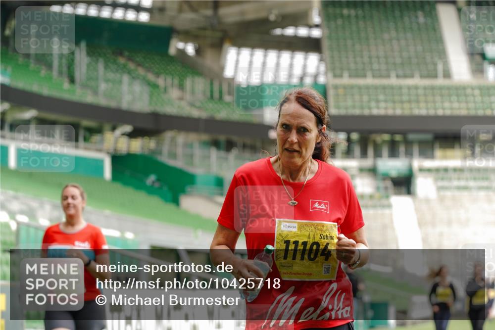 13.09.2026 - 21. swb-Marathon Bremen Michael Burmester http://msf.ph/oto/10425718 13.09.2026 10:48:22 Laufen im Stadion 10264, 10292, 10349, 10407, 10413, 10440, 10732, 10754, 10789, 10925, 10933, 11104, 11262, 11423, 11443, 11541, 11639, 11663, 11698, 11980, 12083, 12157, 12340, 12444, 12471, 12472, 12542, 12561, 10137, 10176, 10191, 10192, 10194, 10202, 10242, 10295, 10344, 10430, 10524, 10568, 10600, 10629, 10651, 10679, 10713, 10756, 10779, 10882, 10979, 10997, 10999, 11081, 11200, 11233, 11307, 11309, 11355, 12089, 12153, 12177, 12178 meine-sportfotos.de