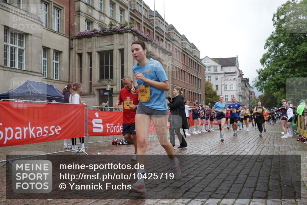 13.09.2026 - Kiel Lauf Yannick Fuchs http://msf.ph/oto/10425719 13.09.2026 11:02:59 Ziel 1095, 1635, 2055, 2796, 3513, 3912, 4478, 4781, 5046, 5712, 6071, 6483, 6548, 6768, 6934, 6969, 6974, 7968, 8084, 9070, 9108, 9663, 10165, 10664, 10999, 11255, 11736, 11846, 415, 935, 1298, 1693, 2299, 3207, 3414, 3670, 3947, 3968, 4562, 4648, 4984, 4986, 5479, 6375, 6548, 6878, 7389, 8036, 8914, 9745, 10648, 11064, 11384, 11717, 11942, 986, 1923, 2254, 2975, 3621, 3635, 4757, 5893, 5998, 6224, 6319, 6669, 8130, 8136, 8204, 8782, 9202, 12550 meine-sportfotos.de