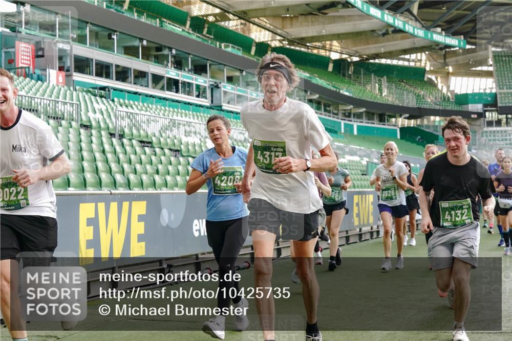 13.09.2026 - 21. swb-Marathon Bremen Michael Burmester http://msf.ph/oto/10425735 13.09.2026 13:24:47 Laufen im Stadion 137, 182, 213, 294, 324, 434, 505, 543, 548, 721, 723, 739, 743, 752, 815, 818, 966, 1273, 1410, 1463, 1471, 1491, 1504, 1515, 1561, 1597, 1598, 1830, 1944, 1953, 2058, 2059, 2095, 2211, 2252, 2267, 2271, 2286, 2308, 2312, 2323, 2354, 2445, 2465, 2483, 2495, 2497, 2503, 2506, 2554, 2571, 2591, 2644, 2752, 2768, 2776, 2833, 2878, 2896, 2936, 2968, 2981, 3005, 3142, 3211, 3259, 3282, 3288, 3289, 3292, 3298, 3306, 3312, 3329, 3364, 3381, 3390, 3395, 3447, 3770, 4466 meine-sportfotos.de