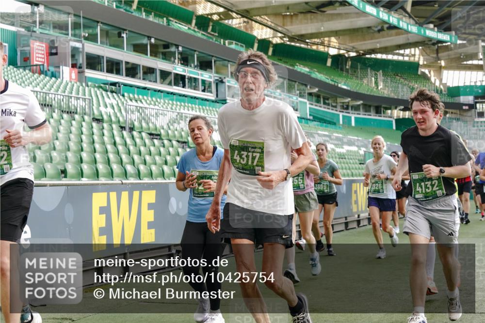 13.09.2026 - 21. swb-Marathon Bremen Michael Burmester http://msf.ph/oto/10425754 13.09.2026 13:24:47 Laufen im Stadion 137, 182, 213, 294, 324, 434, 505, 543, 548, 721, 723, 739, 743, 752, 815, 818, 966, 1273, 1410, 1463, 1471, 1491, 1504, 1515, 1561, 1597, 1598, 1830, 1944, 1953, 2058, 2059, 2095, 2211, 2252, 2267, 2271, 2286, 2308, 2312, 2323, 2354, 2445, 2465, 2483, 2495, 2497, 2503, 2506, 2554, 2571, 2591, 2644, 2752, 2768, 2776, 2833, 2878, 2896, 2936, 2968, 2981, 3005, 3142, 3211, 3259, 3282, 3288, 3289, 3292, 3298, 3306, 3312, 3329, 3364, 3381, 3390, 3395, 3447, 3770, 4466 meine-sportfotos.de