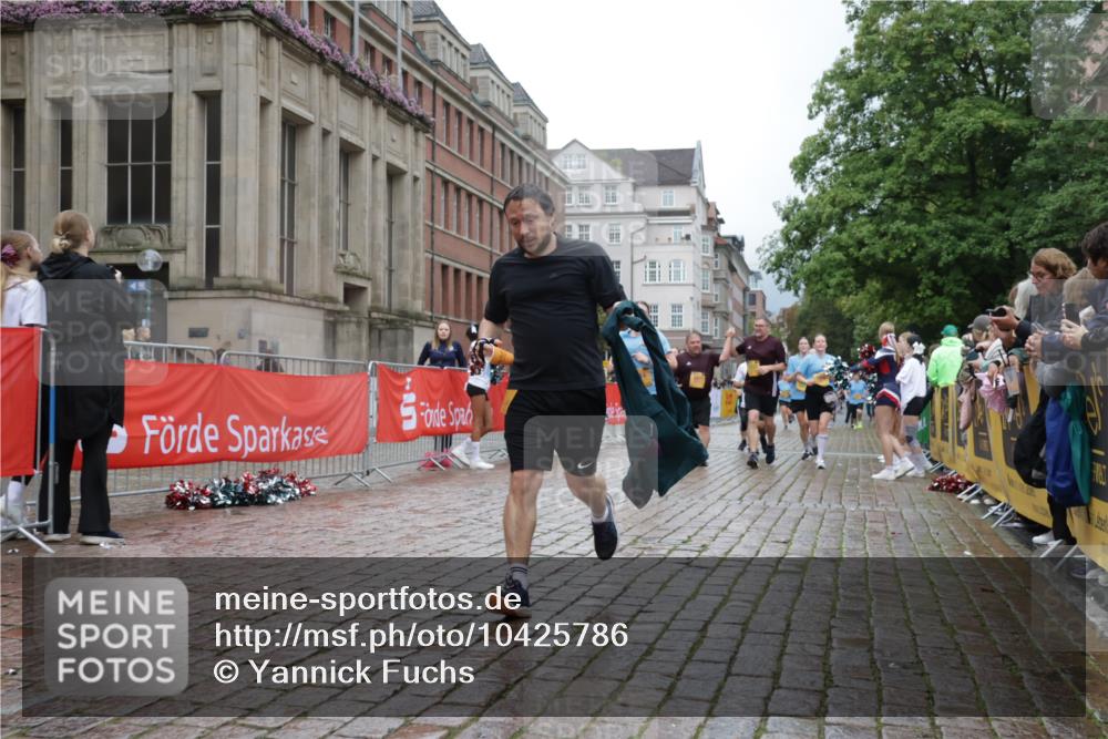 13.09.2026 - Kiel Lauf Yannick Fuchs http://msf.ph/oto/10425786 13.09.2026 11:03:10 Ziel 986, 1635, 1923, 2975, 3621, 3635, 3912, 4478, 4757, 5893, 5998, 6319, 6669, 6768, 8130, 8136, 8204, 8782, 9059, 9063, 9070, 9202, 9663, 9819, 10999, 11736, 12550, 415, 1095, 1298, 2055, 2796, 3207, 3513, 3947, 4478, 4562, 4648, 4781, 4984, 4986, 5046, 5479, 5712, 6071, 6483, 6548, 6934, 6969, 6974, 7968, 8084, 8914, 9108, 10165, 10648, 10664, 10999, 11064, 11255, 11717, 11736, 11846, 697, 2254, 2724, 2846, 2878, 3744, 4074, 4658, 4854, 6224, 6341, 7282, 7656, 3670 meine-sportfotos.de