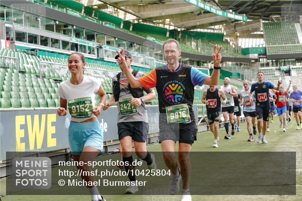 13.09.2026 - 21. swb-Marathon Bremen Michael Burmester http://msf.ph/oto/10425804 13.09.2026 13:01:57 Laufen im Stadion 150, 242, 282, 318, 440, 531, 687, 722, 930, 936, 946, 1006, 1067, 1163, 1250, 1436, 1448, 1582, 1896, 2033, 2047, 2062, 2292, 2345, 2364, 2370, 2378, 2409, 2427, 2485, 2490, 2491, 2560, 2561, 2627, 2638, 2658, 2666, 2668, 2708, 2781, 2967, 2987, 3013, 3044, 3163, 3164, 3173, 3187, 3248, 3258, 3294, 3334, 3372, 3374, 3375, 3385, 3392, 3524, 3526, 3527, 3576, 3603, 3642, 3667, 3721, 3774, 3806, 3852, 3856, 3893, 4000, 4506, 4558 meine-sportfotos.de