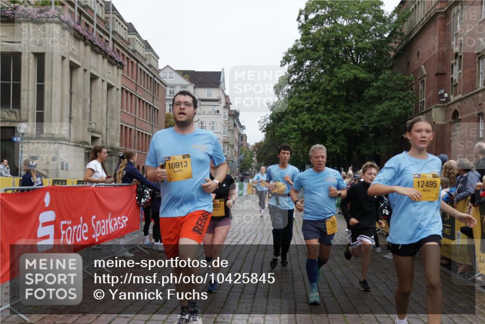 13.09.2026 - Kiel Lauf Yannick Fuchs http://msf.ph/oto/10425845 13.09.2026 09:46:24 Ziel 167, 181, 442, 3361, 3954, 5855, 5955, 6857, 7308, 10117, 10913, 11316, 11859, 11861, 12495, 12621, 557, 1415, 1418, 2127, 2482, 3052, 3142, 3301, 4909, 4910, 4918, 5234, 5757, 5829, 5855, 6732, 7015, 7308, 7572, 7911, 7924, 8125, 8244, 8611, 8859, 9841, 10036, 10203, 10685, 10719, 10898, 11076, 11078, 12374, 12841, 288, 2527, 3033, 3035, 4906, 6048, 6355, 6577, 7439, 7675, 7754, 8887, 8929, 8994, 9832, 10177, 10946, 12173, 12552, 557, 2127, 2788, 3142, 3974, 5757 meine-sportfotos.de
