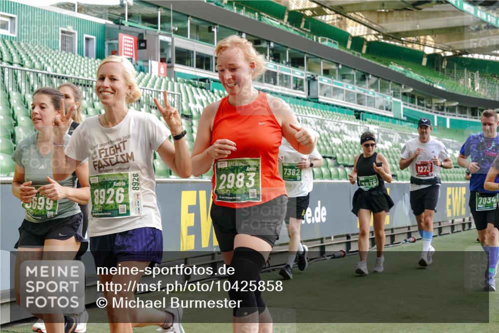 13.09.2026 - 21. swb-Marathon Bremen Michael Burmester http://msf.ph/oto/10425858 13.09.2026 13:24:51 Laufen im Stadion 137, 182, 213, 294, 324, 434, 505, 543, 548, 721, 723, 739, 743, 752, 815, 818, 966, 1273, 1410, 1459, 1463, 1471, 1491, 1504, 1515, 1561, 1597, 1598, 1830, 1944, 1953, 2058, 2059, 2095, 2211, 2252, 2267, 2271, 2286, 2308, 2312, 2323, 2354, 2445, 2465, 2483, 2495, 2497, 2503, 2506, 2554, 2571, 2591, 2644, 2752, 2762, 2768, 2776, 2833, 2878, 2896, 2936, 2968, 2981, 3005, 3142, 3211, 3259, 3282, 3288, 3289, 3292, 3298, 3306, 3312, 3329, 3364, 3381, 3390, 3395, 3770 meine-sportfotos.de