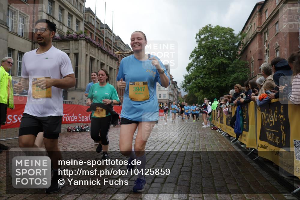 13.09.2026 - Kiel Lauf Yannick Fuchs http://msf.ph/oto/10425859 13.09.2026 11:03:17 Ziel 697, 986, 1923, 2254, 2878, 2975, 3621, 4658, 4757, 5893, 6224, 6319, 6669, 7282, 7656, 8130, 8136, 8204, 8288, 8782, 9059, 9063, 9202, 9614, 9819, 10806, 12550, 415, 1095, 1298, 1635, 2055, 2796, 3513, 3635, 3912, 3947, 4478, 4562, 4781, 5046, 5712, 5998, 6071, 6483, 6548, 6768, 6934, 6969, 6974, 7968, 8084, 8782, 9070, 9108, 9202, 9663, 10165, 10648, 10664, 10999, 11064, 11255, 11717, 11736, 11846, 12550, 1698, 2724, 2846, 3155, 3744, 4074, 4854, 6341, 6524, 6525 meine-sportfotos.de