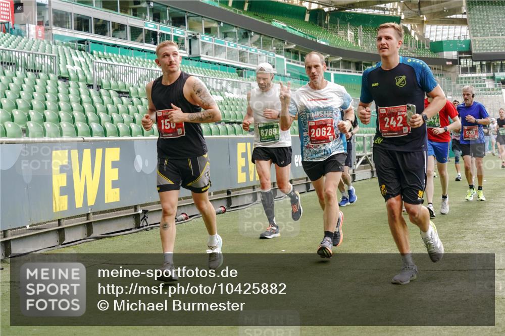 13.09.2026 - 21. swb-Marathon Bremen Michael Burmester http://msf.ph/oto/10425882 13.09.2026 13:02:01 Laufen im Stadion 150, 242, 282, 318, 440, 531, 687, 722, 930, 936, 946, 1006, 1067, 1163, 1250, 1436, 1448, 1582, 1896, 2033, 2047, 2062, 2276, 2292, 2345, 2364, 2370, 2378, 2409, 2427, 2485, 2490, 2491, 2560, 2561, 2627, 2638, 2658, 2666, 2668, 2708, 2779, 2781, 2967, 2987, 3013, 3044, 3114, 3163, 3164, 3173, 3187, 3248, 3258, 3294, 3334, 3372, 3374, 3375, 3385, 3392, 3496, 3524, 3526, 3527, 3576, 3603, 3642, 3667, 3721, 3806, 3852, 3893, 4000, 4506, 4558 meine-sportfotos.de