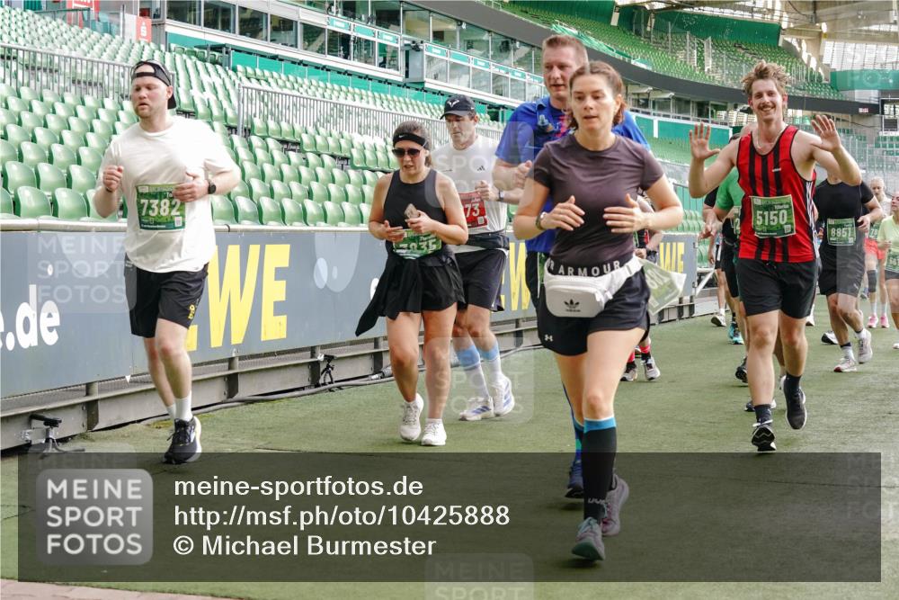 13.09.2026 - 21. swb-Marathon Bremen Michael Burmester http://msf.ph/oto/10425888 13.09.2026 13:24:52 Laufen im Stadion 137, 182, 213, 294, 324, 434, 505, 543, 548, 721, 723, 739, 743, 752, 815, 818, 966, 1273, 1410, 1443, 1459, 1463, 1471, 1491, 1504, 1515, 1561, 1597, 1598, 1830, 1944, 1953, 2058, 2059, 2095, 2211, 2252, 2267, 2271, 2286, 2308, 2312, 2323, 2354, 2445, 2465, 2483, 2495, 2497, 2503, 2506, 2554, 2571, 2591, 2644, 2752, 2762, 2768, 2776, 2833, 2878, 2896, 2936, 2968, 2981, 3005, 3142, 3211, 3259, 3282, 3288, 3289, 3292, 3298, 3306, 3312, 3329, 3364, 3381, 3390, 3395, 3770 meine-sportfotos.de