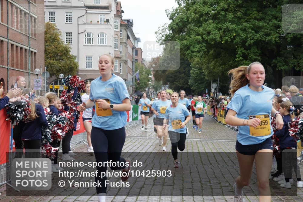 13.09.2026 - Kiel Lauf Yannick Fuchs http://msf.ph/oto/10425903 13.09.2026 09:46:28 Ziel 167, 181, 3361, 6355, 6577, 6857, 7439, 9832, 10117, 10177, 10913, 10946, 11316, 11859, 11861, 12173, 12495, 12621, 442, 1415, 1418, 2482, 3052, 3301, 3954, 4909, 4910, 4918, 5234, 5829, 5855, 5955, 6732, 7015, 7308, 7911, 7924, 8125, 8244, 8611, 8859, 10117, 10203, 10685, 10719, 10898, 11076, 11078, 12841, 288, 2527, 3033, 3035, 3808, 4906, 6048, 7190, 7213, 7446, 7675, 7754, 8409, 8887, 8929, 8994, 12552, 12725, 557, 1418, 2127, 3142, 3301, 5757, 5829, 7911 meine-sportfotos.de