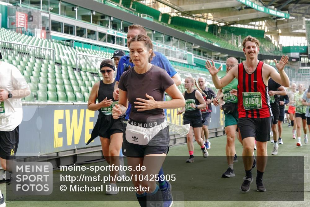 13.09.2026 - 21. swb-Marathon Bremen Michael Burmester http://msf.ph/oto/10425905 13.09.2026 13:24:52 Laufen im Stadion 137, 182, 213, 294, 324, 434, 505, 543, 548, 721, 723, 739, 743, 752, 815, 818, 966, 1273, 1410, 1443, 1459, 1463, 1471, 1491, 1504, 1515, 1561, 1597, 1598, 1830, 1944, 1953, 2058, 2059, 2095, 2211, 2252, 2267, 2271, 2286, 2308, 2312, 2323, 2354, 2445, 2465, 2483, 2495, 2497, 2503, 2506, 2554, 2571, 2591, 2644, 2752, 2762, 2768, 2776, 2833, 2878, 2896, 2936, 2968, 2981, 3005, 3142, 3211, 3259, 3282, 3288, 3289, 3292, 3298, 3306, 3312, 3329, 3364, 3381, 3390, 3395, 3770 meine-sportfotos.de