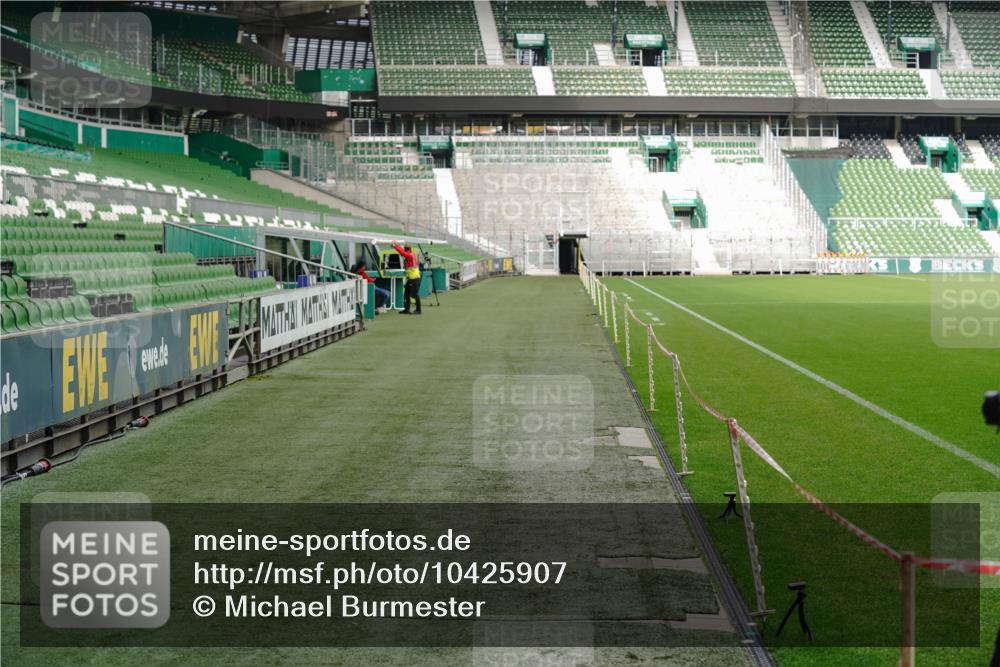 13.09.2026 - 21. swb-Marathon Bremen Michael Burmester http://msf.ph/oto/10425907 13.09.2026 09:56:14 Laufen im Stadion  meine-sportfotos.de