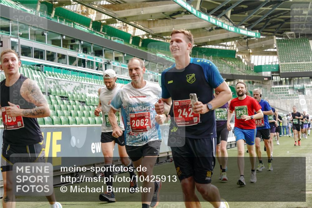 13.09.2026 - 21. swb-Marathon Bremen Michael Burmester http://msf.ph/oto/10425913 13.09.2026 13:02:01 Laufen im Stadion 150, 242, 282, 318, 440, 531, 687, 722, 930, 936, 946, 1006, 1067, 1163, 1250, 1436, 1448, 1582, 1896, 2033, 2047, 2062, 2276, 2292, 2345, 2364, 2370, 2378, 2409, 2427, 2485, 2490, 2491, 2560, 2561, 2627, 2638, 2658, 2666, 2668, 2708, 2779, 2781, 2967, 2987, 3013, 3044, 3114, 3163, 3164, 3173, 3187, 3248, 3258, 3294, 3334, 3372, 3374, 3375, 3385, 3392, 3496, 3524, 3526, 3527, 3576, 3603, 3642, 3667, 3721, 3806, 3852, 3893, 4000, 4506, 4558 meine-sportfotos.de