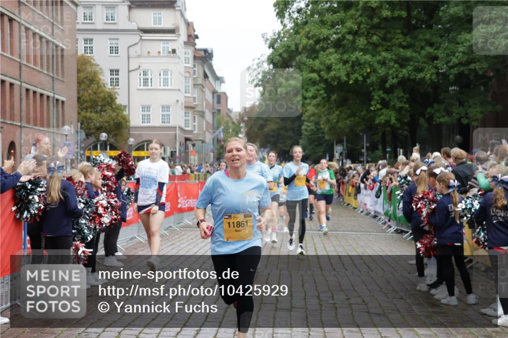 13.09.2026 - Kiel Lauf Yannick Fuchs http://msf.ph/oto/10425929 13.09.2026 09:46:30 Ziel 167, 181, 288, 3361, 6355, 6577, 6857, 7439, 9832, 10177, 10913, 10946, 11316, 11859, 11861, 12173, 12495, 12621, 442, 1415, 2482, 3052, 3954, 4909, 4910, 4918, 5234, 5829, 5855, 5955, 6732, 7015, 7308, 7911, 7924, 8125, 8244, 8611, 8859, 10117, 10203, 10685, 10719, 10898, 11076, 11078, 11316, 2527, 3033, 3035, 3808, 4087, 4906, 6048, 6638, 7190, 7213, 7446, 7675, 7754, 8409, 8887, 8929, 8994, 10322, 12552, 12725, 557, 1418, 2127, 3142, 3301, 5757, 5829, 7911, 7924 meine-sportfotos.de