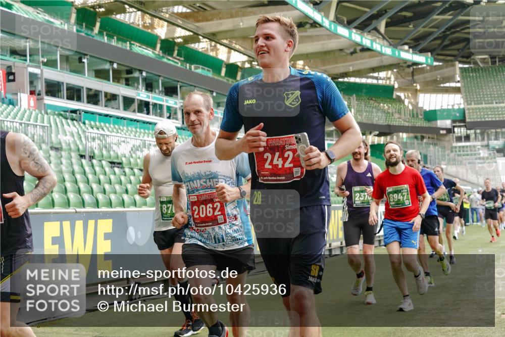 13.09.2026 - 21. swb-Marathon Bremen Michael Burmester http://msf.ph/oto/10425936 13.09.2026 13:02:02 Laufen im Stadion 150, 242, 282, 318, 440, 531, 687, 722, 930, 936, 946, 1006, 1067, 1163, 1250, 1436, 1448, 1582, 1896, 2033, 2047, 2062, 2276, 2292, 2345, 2364, 2370, 2378, 2409, 2485, 2490, 2491, 2560, 2561, 2627, 2638, 2658, 2666, 2668, 2708, 2779, 2781, 2967, 2987, 3013, 3044, 3114, 3163, 3164, 3173, 3187, 3248, 3258, 3294, 3334, 3372, 3374, 3375, 3385, 3392, 3496, 3524, 3526, 3527, 3576, 3585, 3603, 3642, 3667, 3721, 3806, 3852, 3893, 4000, 4506, 4558 meine-sportfotos.de