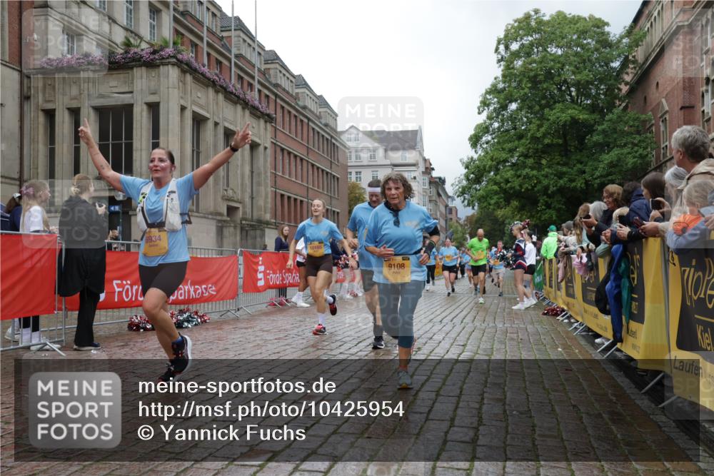 13.09.2026 - Kiel Lauf Yannick Fuchs http://msf.ph/oto/10425954 13.09.2026 11:03:27 Ziel 697, 2254, 2724, 2846, 2878, 3155, 3744, 4074, 4658, 4854, 6224, 6341, 6953, 7282, 7656, 8288, 8946, 9363, 9614, 10806, 12650, 986, 1095, 1635, 1923, 2796, 2975, 3513, 3621, 3635, 3912, 4478, 4757, 4781, 5046, 5893, 5998, 6319, 6669, 6768, 6934, 6969, 6974, 8084, 8130, 8136, 8204, 8288, 8782, 9059, 9063, 9070, 9108, 9202, 9663, 9819, 10165, 10664, 10999, 11255, 11736, 11846, 12550, 643, 1505, 1698, 2807, 3049, 5377, 5588, 5820, 6524, 6525, 9331, 9581, 9955, 1095, 6934 meine-sportfotos.de