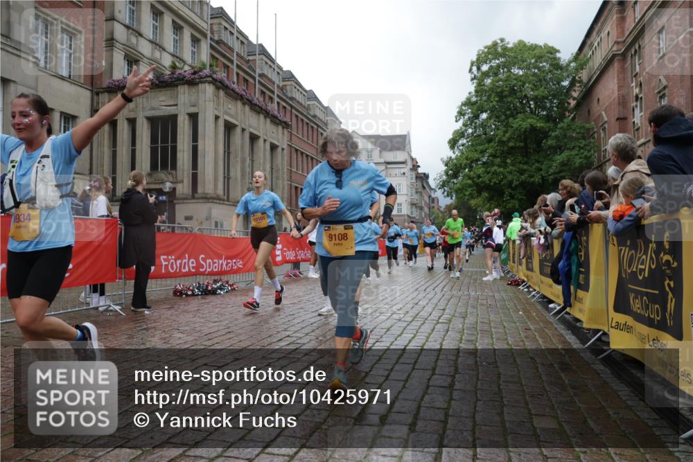 13.09.2026 - Kiel Lauf Yannick Fuchs http://msf.ph/oto/10425971 13.09.2026 11:03:28 Ziel 697, 2254, 2724, 2846, 2878, 3155, 3744, 4074, 4658, 4854, 6224, 6341, 6953, 7282, 7656, 8946, 9363, 9614, 10806, 12650, 986, 1095, 1635, 1923, 2254, 2796, 2975, 3513, 3621, 3635, 3912, 4478, 4757, 4781, 5046, 5893, 5998, 6224, 6319, 6669, 6768, 6934, 8130, 8136, 8204, 8288, 8782, 9059, 9063, 9070, 9108, 9202, 9663, 9819, 10165, 10664, 10999, 11255, 11736, 11846, 12550, 643, 1505, 1698, 2807, 3049, 5377, 5588, 5820, 6524, 6525, 9331, 9581, 9955, 11172, 1095, 6934 meine-sportfotos.de