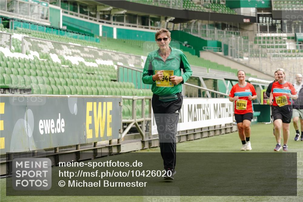 13.09.2026 - 21. swb-Marathon Bremen Michael Burmester http://msf.ph/oto/10426020 13.09.2026 10:49:00 Laufen im Stadion 10264, 10292, 10407, 10413, 10440, 10732, 10754, 10789, 10925, 11104, 11254, 11262, 11423, 11443, 11541, 11663, 11698, 11712, 11851, 11942, 11980, 12083, 12340, 12440, 12444, 12471, 12472, 12542, 12561, 10137, 10191, 10192, 10194, 10202, 10242, 10344, 10430, 10472, 10524, 10568, 10600, 10651, 10679, 10713, 10979, 11050, 11081, 11181, 11200, 11244, 11296, 11309, 11367, 11529, 11546, 11574, 11675, 11709, 11760, 11821, 12089, 12153, 12177, 12178 meine-sportfotos.de