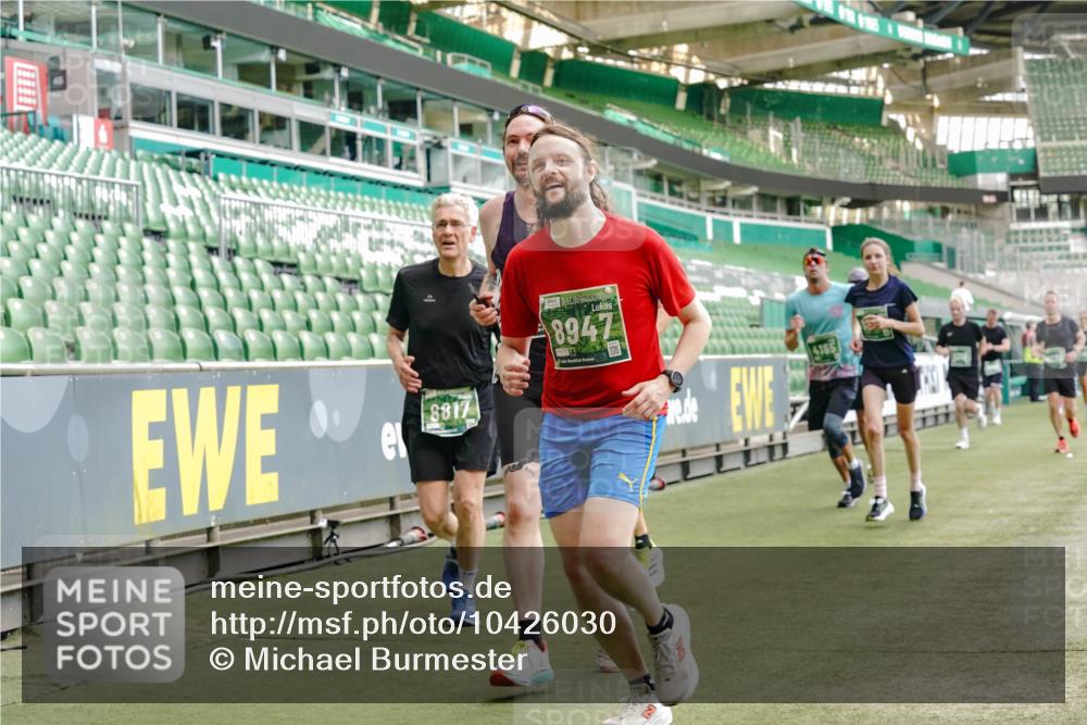 13.09.2026 - 21. swb-Marathon Bremen Michael Burmester http://msf.ph/oto/10426030 13.09.2026 13:02:03 Laufen im Stadion 150, 242, 282, 318, 440, 531, 687, 722, 930, 936, 946, 1006, 1067, 1163, 1250, 1436, 1448, 1582, 1896, 2033, 2047, 2062, 2276, 2292, 2345, 2364, 2370, 2378, 2409, 2421, 2485, 2490, 2491, 2560, 2561, 2627, 2638, 2658, 2666, 2668, 2708, 2779, 2781, 2967, 2987, 3013, 3044, 3114, 3163, 3164, 3173, 3187, 3248, 3258, 3294, 3334, 3372, 3374, 3375, 3385, 3392, 3496, 3524, 3526, 3527, 3576, 3585, 3603, 3642, 3667, 3721, 3806, 3852, 3893, 4000, 4506, 4558 meine-sportfotos.de