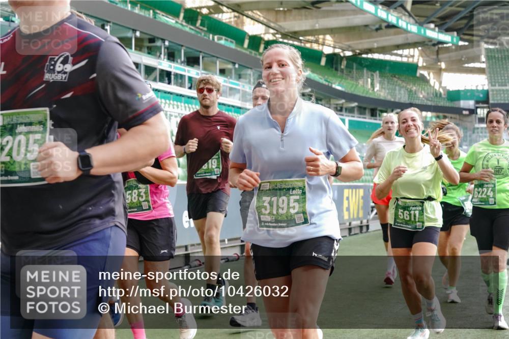 13.09.2026 - 21. swb-Marathon Bremen Michael Burmester http://msf.ph/oto/10426032 13.09.2026 13:24:56 Laufen im Stadion 137, 182, 213, 294, 324, 434, 505, 543, 548, 721, 723, 739, 743, 752, 815, 818, 966, 1273, 1410, 1443, 1459, 1463, 1471, 1491, 1504, 1515, 1561, 1597, 1598, 1830, 1944, 1953, 2058, 2059, 2095, 2211, 2252, 2267, 2271, 2286, 2298, 2308, 2312, 2323, 2354, 2445, 2465, 2483, 2495, 2497, 2503, 2506, 2554, 2571, 2591, 2644, 2752, 2762, 2768, 2776, 2833, 2878, 2896, 2936, 2968, 2981, 3005, 3142, 3211, 3259, 3282, 3288, 3289, 3292, 3298, 3306, 3312, 3329, 3364, 3381, 3390, 3395 meine-sportfotos.de