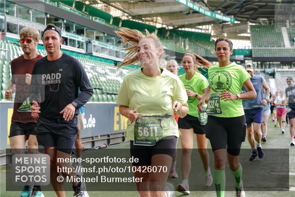 13.09.2026 - 21. swb-Marathon Bremen Michael Burmester http://msf.ph/oto/10426070 13.09.2026 13:24:57 Laufen im Stadion 137, 182, 213, 294, 324, 434, 505, 543, 548, 721, 723, 739, 743, 752, 815, 818, 966, 1273, 1410, 1443, 1459, 1463, 1471, 1491, 1504, 1515, 1561, 1597, 1598, 1830, 1944, 1953, 2058, 2059, 2095, 2211, 2252, 2267, 2271, 2286, 2298, 2308, 2312, 2323, 2354, 2445, 2465, 2483, 2495, 2497, 2503, 2506, 2554, 2571, 2591, 2644, 2752, 2762, 2768, 2776, 2833, 2878, 2896, 2936, 2968, 2981, 3005, 3142, 3211, 3259, 3282, 3288, 3289, 3292, 3298, 3306, 3312, 3329, 3364, 3381, 3390, 3395 meine-sportfotos.de