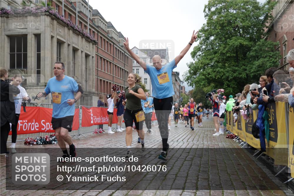 13.09.2026 - Kiel Lauf Yannick Fuchs http://msf.ph/oto/10426076 13.09.2026 11:03:40 Ziel 643, 1698, 3049, 3155, 5377, 5588, 5820, 6524, 6525, 9331, 9363, 9955, 12650, 697, 986, 1923, 2254, 2724, 2846, 2878, 2975, 3621, 3635, 3744, 4074, 4658, 4757, 4854, 5893, 5998, 6224, 6319, 6341, 6669, 6953, 7282, 7656, 8130, 8136, 8204, 8288, 8782, 8946, 9059, 9063, 9202, 9614, 9819, 10806, 12550, 1089, 1505, 1699, 2262, 2807, 2930, 3120, 7205, 7413, 7764, 8107, 9180, 9581, 10567, 10856, 11172, 11381, 11930, 12465, 986, 1635, 2796, 3513, 3621, 3635, 5998, 8782 meine-sportfotos.de